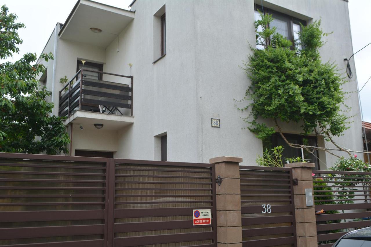 Villa 38 Silviu Apartment Bucharest Exterior photo
